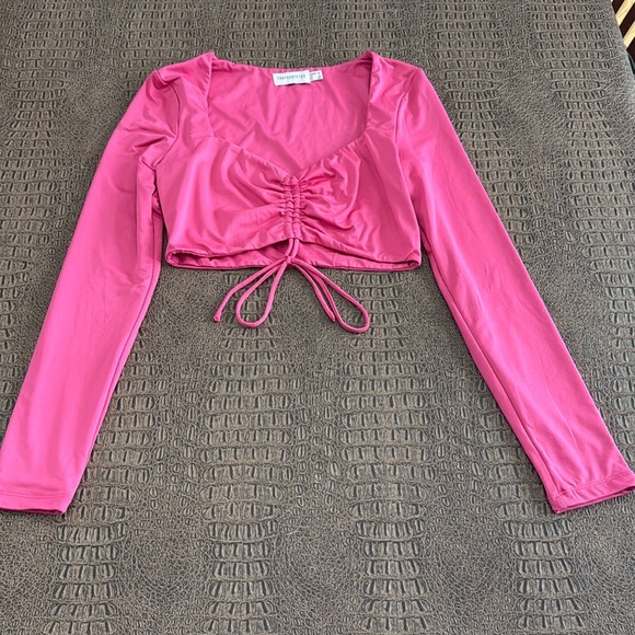 THATSSOFETCH Hot Pink Long Sleeve Ruched Drawstring Crop Top Size 6 - Picture 1 of 6